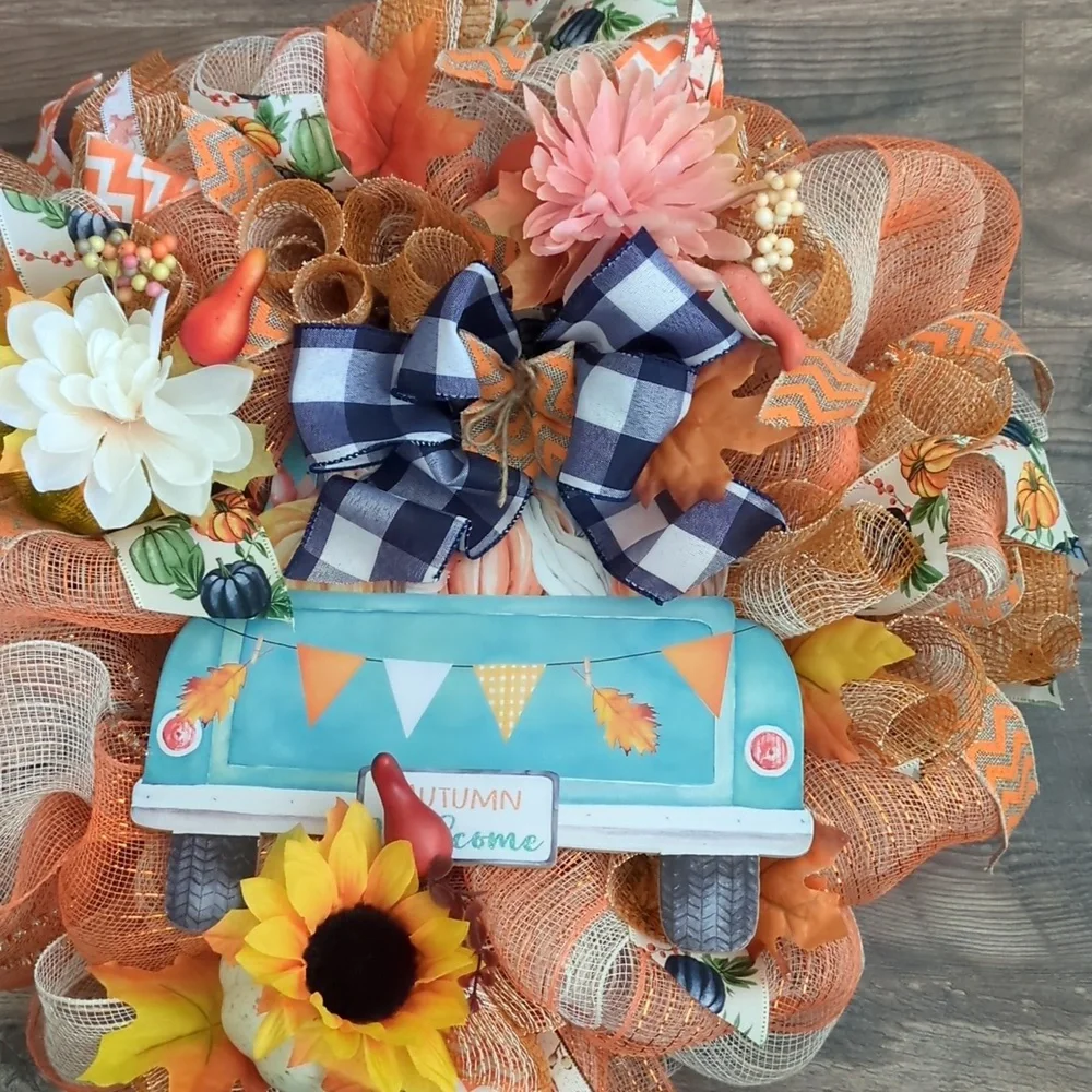 A Cute Autumn Welcome Wreath